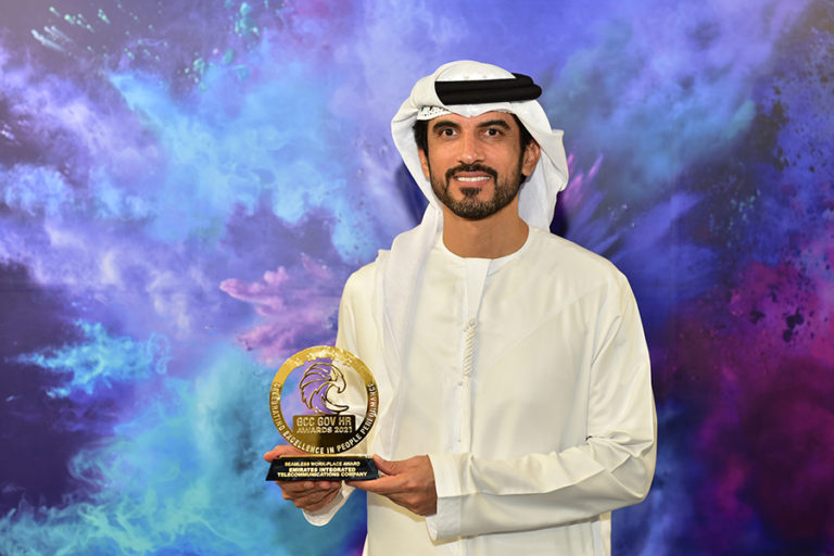 du Wins “Seamless Workplace Award” At GCC GOV HR Awards 2021